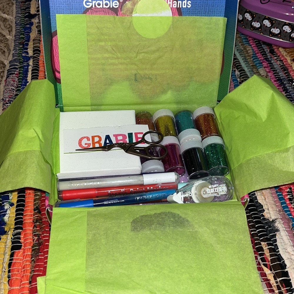 Grabie Stained Hands art box craft crafting paint markers glitter painting color